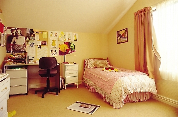 포토 JPG 시설물 웰빙 현대건축 건축 인형 액자 의자 창문 침구 조명 실내 사람없음 장식 인테리어 햇빛 침실 이불 방 침대 스탠드 커튼 책상 그림 공부방 협탁 기념사진 국내포토 건축물 디자인 가구 내부 태양 파일형식