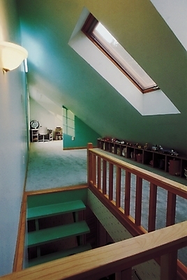 포토 JPG 시설물 현대건축 건축 시계 창문 난간 지붕 조명 책장 실내 사람없음 장식 인테리어 장난감 햇빛 계단 건축부분 천장 복층 다락 다락방 천창 국내포토 건축물 디자인 가구 내부 태양 파일형식