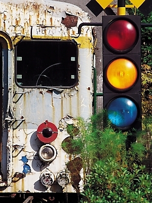 포토 JPG 주간 나무 식물 해외풍경 시설물 현대건축 건축 육상교통 교통수단 교통시설 자연 대중교통 풍경 사람없음 야외 도시풍경 기차 빈티지 신호등 국내포토 자연요소 해외 건축물 교통 컨셉 도시 시설 생태계 파일형식