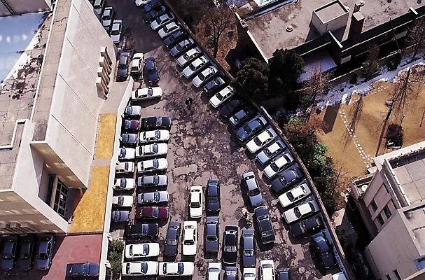 포토 JPG 주간 나라 아시아 육상교통 교통수단 교통 승용차 자동차 자연 서울 한국 풍경 야외 건물 하이앵글 도시풍경 자전거 도시 주차 여러대 주차장 지명 국내포토 자연요소 건축물 뷰포인트 다수 바이크 생태계 파일형식