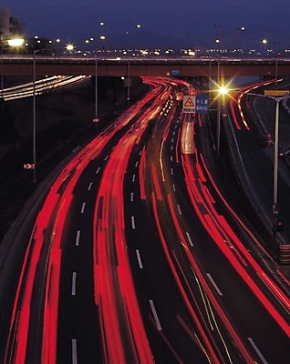 포토 JPG 도로 야경 가로등 자연 서울 사람없음 야외 빛 도시풍경 어둠 도시 표지판 저녁 도로표지판 가교 차선_도로 국내포토 건축물 공공시설 길 교통시설 한국 알림판 풍경 야간 생태계 파일형식 풍경_경치