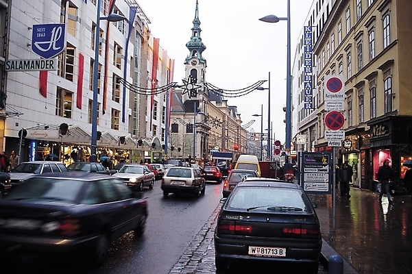 포토 JPG 주간 해외풍경 건축 도로 육상교통 교통수단 교통 가로등 자동차 자연 간판 풍경 여러명 야외 건물 도시풍경 상점 차도 도시 표지판 보행자 시계탑 도로표지판 여러대 국내포토 자연요소 해외 건축물 공공시설 길 다수 교통시설 알림판 사람 탑 생태계 파일형식