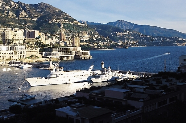 포토 JPG 주간 해외풍경 건축 교통수단 바다 교통 수상교통 자연 산 풍경 사람없음 야외 건물 도시풍경 항구 도시 보트 유람선 크루즈 정박 해안도시 주택가 선박 국내포토 자연요소 해외 건축물 배_교통 교통시설 생태계 파일형식