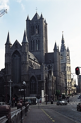 포토 JPG 주간 해외풍경 시설물 건축 도로 육상교통 교통수단 여행 교통 고건축 가로등 난간 서양건축 교통시설 자동차 휴가 여러명 야외 건물 울타리 도시풍경 차도 도시 보행자 횡단보도 신호등 시계탑 웅장함 차선_도로 국내포토 자연요소 해외 건축물 공공시설 길 다수 해외건축 사람 풍경 담장 탑 보행로 시설 파일형식