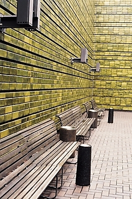 포토 JPG 해외풍경 벽 벤치 의자 자연 풍경 사람없음 도시풍경 쓰레기통 도시 휴식처 국내포토 해외 가구 휴식 생태계 파일형식