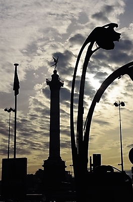 포토 JPG 주간 구름 해외풍경 시설물 현대건축 건축 실루엣 가로등 자연 하늘 풍경 사람없음 야외 조형물 조각상 탑 어둠 작품 역광 국내포토 자연요소 해외 건축물 공공시설 촬영기법 미술 생태계 파일형식