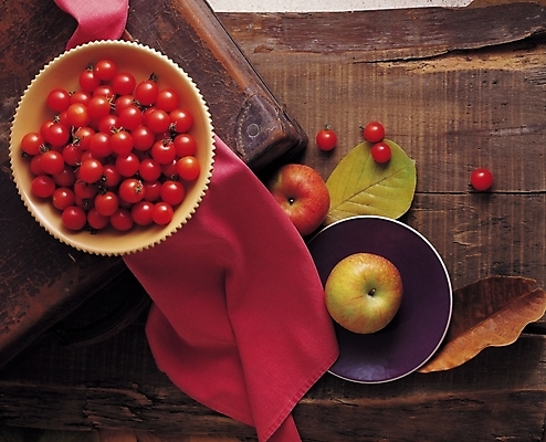 포토 JPG 식물 그릇 접시 웰빙 토마토 채소 과일 식재료 방울토마토 탁자 나뭇잎 사람없음 장식 농작물 인테리어 하이앵글 수건 사과 국내포토 식기 디자인 뷰포인트 가구 잎 농업 위생용품 파일형식