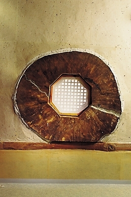 포토 JPG 한국문화 한국전통 전통 시설물 건축 벽 창문 전통소품 실내 사람없음 장식 인테리어 오브젝트 격자 전통문 전통창문 국내포토 동양문화 건축물 디자인 무늬 한국 내부 문 파일형식