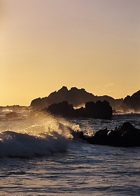포토 JPG 파도 바다 섬 자연현상 자연 풍경 사람없음 야외 노을 일몰 돌_바위 바위 저녁 암초 국내포토 자연요소 야간 생태계 파일형식
