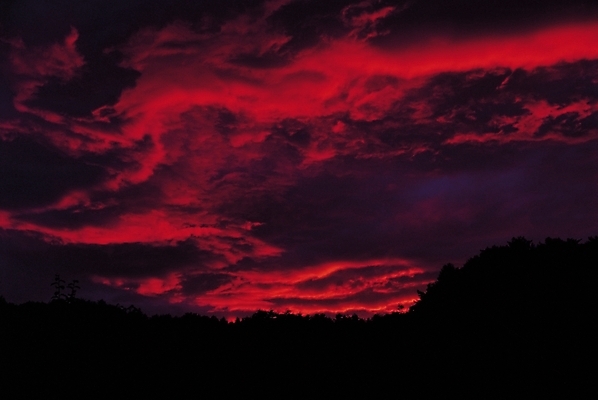 포토 JPG 구름 자연현상 자연 하늘 산 풍경 사람없음 야외 빨간색 노을 어둠 일몰 야간 저녁 언덕 국내포토 자연요소 컬러 생태계 파일형식