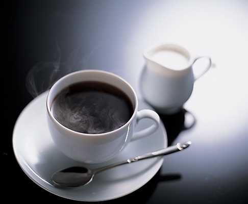 포토 JPG 커피 음식 백그라운드 실내 근접촬영 사람없음 우유 커피잔 티스푼 프림 국내포토 음료 뷰포인트 잔 유제품 내부 숟가락 파일형식