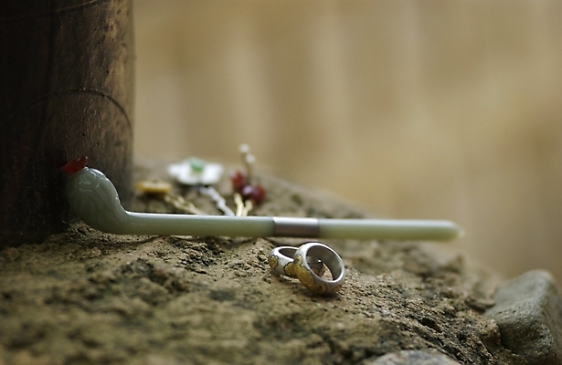 포토 JPG 주간 한국문화 한국전통 전통 잡화 백그라운드 장신구 전통소품 사람없음 야외 반지 전통의상 오브젝트 비녀 은반지 국내포토 자연요소 동양문화 한국 파일형식 헤어액세사리