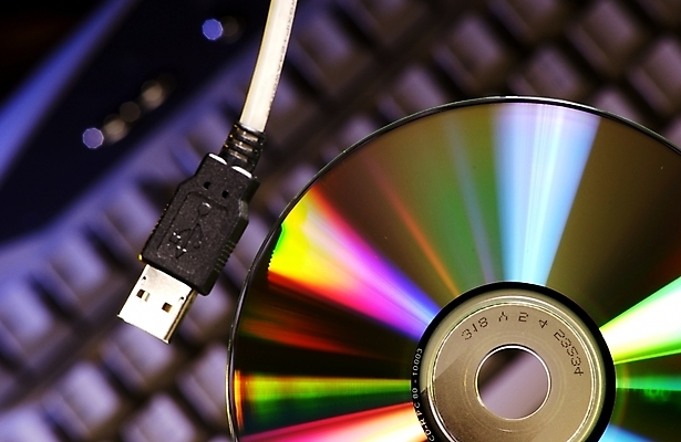 포토 JPG 스튜디오촬영 선 백그라운드 사람없음 빛 컴퓨터용품 사무용품 전선 CD 키보드 오브젝트 저장장치 컴퓨터부품 포트 메디아 백업용 인터페이스 국내포토 문구용품 실내 부속품 파일형식