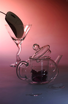 포토 JPG 스튜디오촬영 백그라운드 주전자 잔 사람없음 컵 컴퓨터 컴퓨터용품 마우스 차 다기 오브젝트 칵테일잔 컴퓨터부품 휠마우스 광마우스 장미차 국내포토 식기 음료 술잔 주방용품 실내 전자제품 부속품 다도 꽃차 파일형식