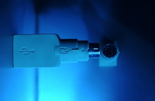 포토 JPG 스튜디오촬영 백그라운드 사람없음 컴퓨터 컴퓨터용품 전선 오브젝트 컴퓨터부품 잭 케이블선 인터페이스 국내포토 실내 전자제품 부속품 파일형식