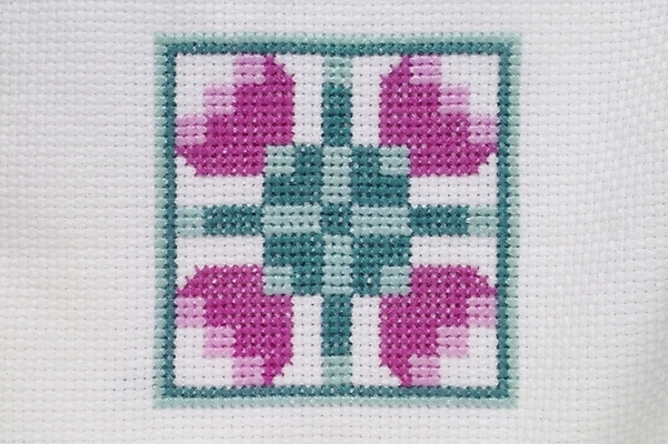 포토 JPG 스튜디오촬영 문양 패턴 도안 사람없음 직물 바늘 실 오브젝트 십자수 공단 십자수바늘 국내포토 무늬 실내 도구 파일형식