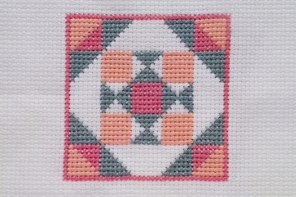 포토 JPG 스튜디오촬영 문양 패턴 도안 사람없음 직물 바늘 실 오브젝트 십자수 공단 십자수바늘 국내포토 무늬 실내 도구 파일형식