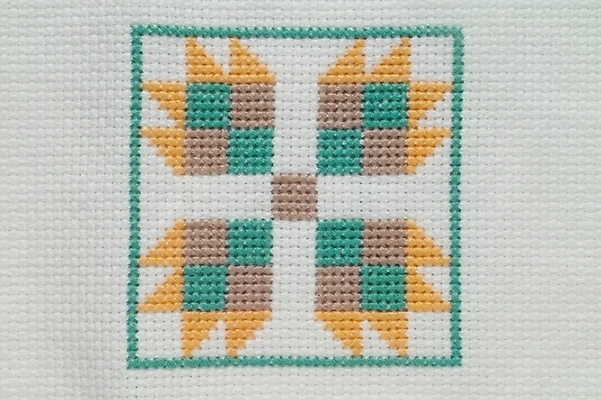 포토 JPG 스튜디오촬영 문양 패턴 도안 사람없음 직물 바늘 실 오브젝트 십자수 공단 십자수바늘 국내포토 무늬 실내 도구 파일형식