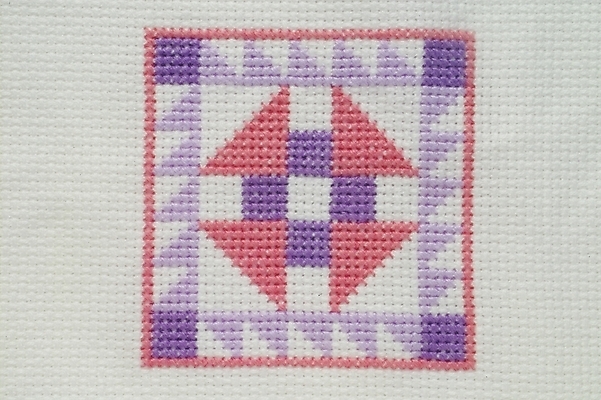 포토 JPG 스튜디오촬영 문양 패턴 도안 사람없음 직물 바늘 실 오브젝트 십자수 공단 십자수바늘 국내포토 무늬 실내 도구 파일형식