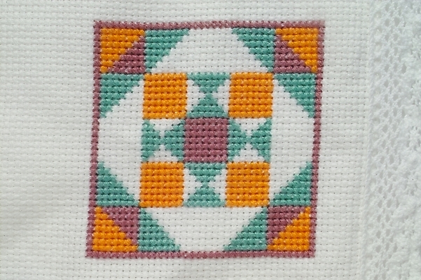 포토 JPG 스튜디오촬영 문양 패턴 도안 사람없음 직물 바늘 실 오브젝트 십자수 공단 십자수바늘 국내포토 무늬 실내 도구 파일형식