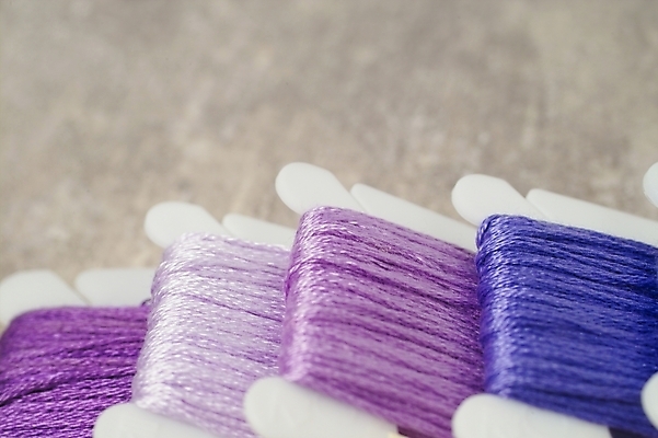 포토 JPG 스튜디오촬영 생활용품 사람없음 실 바느질도구 오브젝트 십자수 십자수바늘 보빈 국내포토 실내 실타래 파일형식