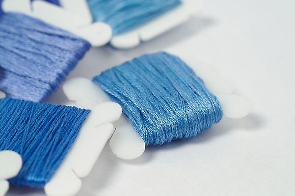 포토 JPG 스튜디오촬영 생활용품 사람없음 실 바느질도구 오브젝트 십자수 십자수바늘 보빈 국내포토 실내 실타래 파일형식