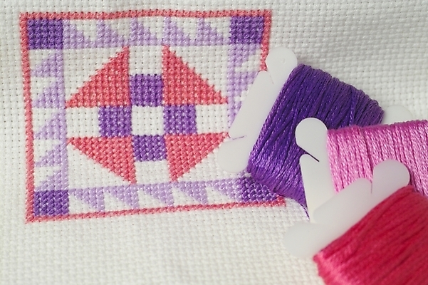 포토 JPG 스튜디오촬영 생활용품 도안 사람없음 직물 실 바느질도구 오브젝트 십자수 공단 십자수바늘 보빈 국내포토 실내 실타래 파일형식