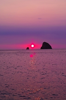 포토 JPG 주간 구름 바다 섬 백그라운드 자연 하늘 풍경 사람없음 야외 태양 일출 노을 일몰 저녁 울릉도 천부항 국내포토 자연요소 항구 야간 경상북도 생태계 파일형식
