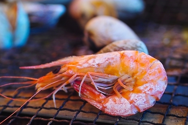 포토 JPG 조개 어패류 새우 어류 근접촬영 사람없음 아웃포커스 그릴 구이 해산물 새우구이 석쇠구이 조개구이 국내포토 동물 음식 뷰포인트 주방용품 촬영기법 갑각류 수중동물 파일형식