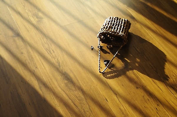 포토 JPG 주간 시설물 현대건축 건축 바닥 실내 그림자 사람없음 빛 햇빛 바구니 건축부분 마루 방바닥 국내포토 자연요소 건축물 내부 태양 파일형식