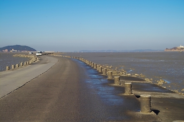 포토 JPG 주간 도로 길 육상교통 바다 섬 백그라운드 교통 자동차 자연 하늘 풍경 사람없음 야외 제부도 화성시 국내포토 자연요소 교통수단 교통시설 생태계 경기도 화성_경기도 파일형식