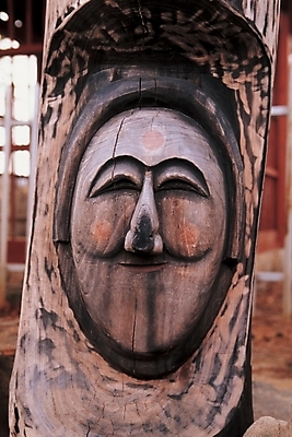 포토 JPG 주간 전통 종교 상징 조각 종교용품 전통소품 한국 근접촬영 사람없음 야외 무속 무속신앙용품 탈 하회탈 장승 수호신 각시탈 마을수호신 조각_조소 국내포토 자연요소 아시아 뷰포인트 가면 신_종교 오브젝트 조소 파일형식