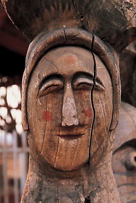 포토 JPG 주간 전통 종교 상징 조각 종교용품 전통소품 한국 근접촬영 사람없음 야외 무속 무속신앙용품 탈 하회탈 장승 수호신 각시탈 마을수호신 조각_조소 국내포토 자연요소 아시아 뷰포인트 가면 신_종교 오브젝트 조소 파일형식