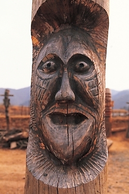 포토 JPG 주간 전통 종교 상징 조각 종교용품 전통소품 한국 근접촬영 사람없음 야외 무속 무속신앙용품 탈 하회탈 장승 수호신 마을수호신 조각_조소 국내포토 자연요소 아시아 뷰포인트 가면 신_종교 오브젝트 조소 파일형식