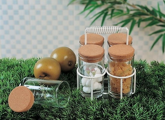 포토 JPG 웰빙 생활용품 주방용품 유리병 실내 사람없음 장식 인테리어 풀 사과 오브젝트 양념통 다용도용기 국내포토 디자인 과일 병_용기 통 내부 용기_그릇 양념 파일형식