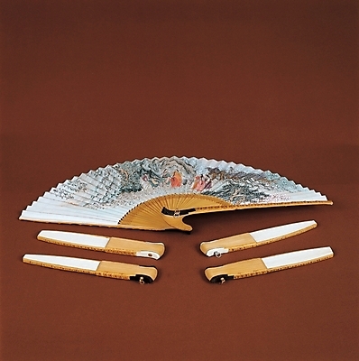 포토 JPG 한국문화 한국전통 전통 잡화 생활용품 장신구 전통소품 실내 사람없음 부채 전통의상 오브젝트 전통용품 합죽선 국내포토 동양문화 한국 내부 전통부채 파일형식