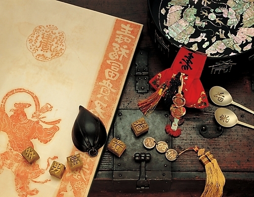 포토 JPG 한국문화 한국전통 전통 생활용품 실내 사람없음 숟가락 오브젝트 그림 함 장식함 전통용품 국내포토 동양문화 한국 수저 내부 파일형식