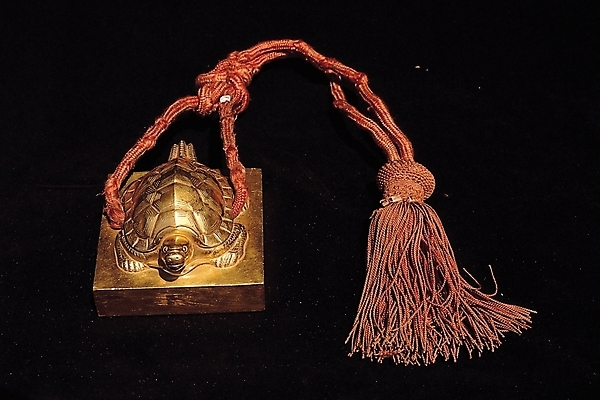 포토 JPG 전통 실내 사람없음 도장 거북이 오브젝트 옥새 인장 전통용품 국내포토 파충류 내부 파일형식