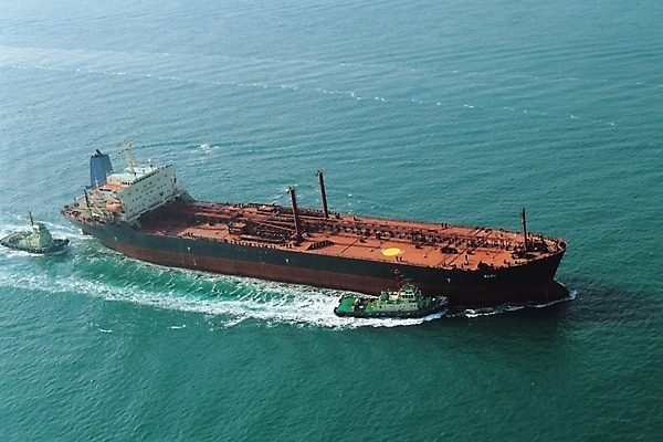 포토 JPG 주간 산업 바다 교통 수상교통 풍경 사람없음 야외 하이앵글 운송업 화물선 항공촬영 물길 선박 국내포토 자연요소 길 교통수단 뷰포인트 배_교통 파일형식