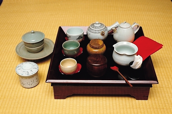 포토 JPG 전통 웰빙 음식 생활용품 주방용품 실내 사람없음 도자기 차 찻잔 다기 다도 찻상 국내포토 음료 탁자 잔 내부 예절 오브젝트 파일형식