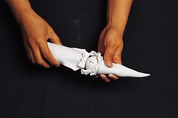 포토 JPG 손 실내 미술 한명 사람 신체부위 공예 지점토 지점토공예 국내포토 1 문화예술 취미 내부 점토 파일형식