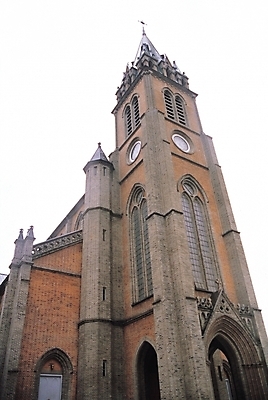 포토 JPG 주간 시설물 현대건축 건축 종교 로우앵글 십자가 종교건축 종교시설 사람없음 야외 건물 성당 교회 천주교 시계탑 예배 명동성당 미사 국내포토 자연요소 건축물 뷰포인트 탑 시설 명동 파일형식