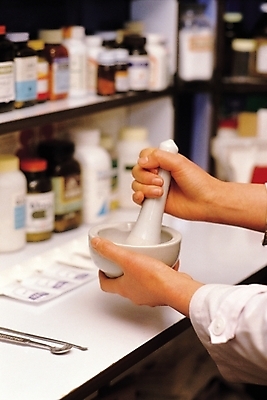 포토 JPG 손 의학 실내 사람 신체부위 치료 약 사발 약국 막자사발 조제 막자 약사 국내포토 내부 사기그릇 만들기 파일형식