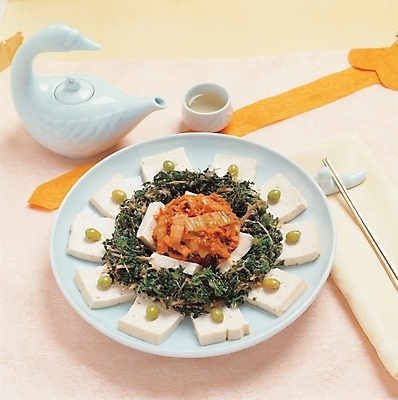 포토 JPG 웰빙 한식 음식 식재료 젓가락 주전자 김치 콩 주류 한국 실내 요리 사람없음 안주 두부 두부김치 두부요리 술상 정종 국내포토 아시아 음료 주방용품 곡류 수저 내부 파일형식