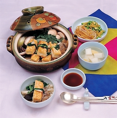포토 JPG 한식 젓가락 반찬 한국 수저 실내 요리 사람없음 숟가락 전골 두부전골 버섯두부전골 버섯전골 사각보 국내포토 식기 아시아 음식 내부 파일형식