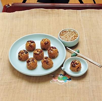 포토 JPG 접시 웰빙 한식 음식 젓가락 디저트 떡 한국 실내 요리 사람없음 전통음식 식탁보 식혜 약밥 약식 국내포토 전통 식기 아시아 음료 밥 수저 내부 전통차 파일형식