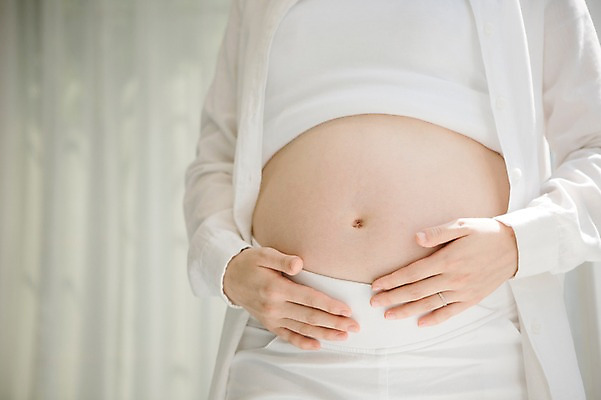 포토 JPG 스튜디오촬영 여자 엄마 실내 사랑 한명 서기 상반신 앞모습 30대 희망 임산부 한국인 보호 준비 설레임 복부 성인여자만 성인여자한명만 장년여자한명만 국내포토 1 감정 뷰포인트 컨셉 가족 모션 사람 동양인 내부 신체부위 장년 임신 여자만 여자한명만 장년여자만 성인만 파일형식