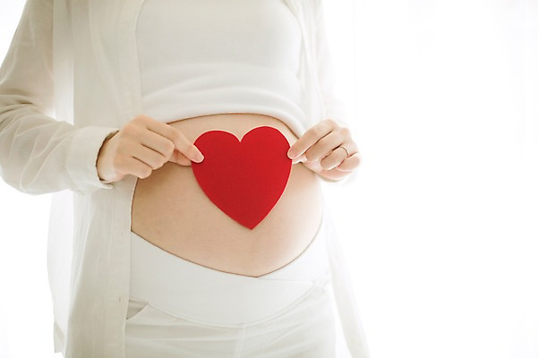 포토 JPG 스튜디오촬영 여자 엄마 실내 사랑 한명 서기 들기 상반신 앞모습 30대 희망 임산부 한국인 하트 보호 준비 설레임 복부 성인여자만 성인여자한명만 장년여자한명만 국내포토 모양 1 감정 뷰포인트 컨셉 가족 모션 사람 동양인 내부 신체부위 장년 임신 여자만 여자한명만 장년여자만 성인만 파일형식