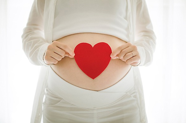 포토 JPG 스튜디오촬영 여자 엄마 실내 사랑 한명 서기 들기 상반신 앞모습 30대 희망 임산부 한국인 하트 보호 준비 설레임 복부 성인여자만 성인여자한명만 장년여자한명만 국내포토 모양 1 감정 뷰포인트 컨셉 가족 모션 사람 동양인 내부 신체부위 장년 임신 여자만 여자한명만 장년여자만 성인만 파일형식