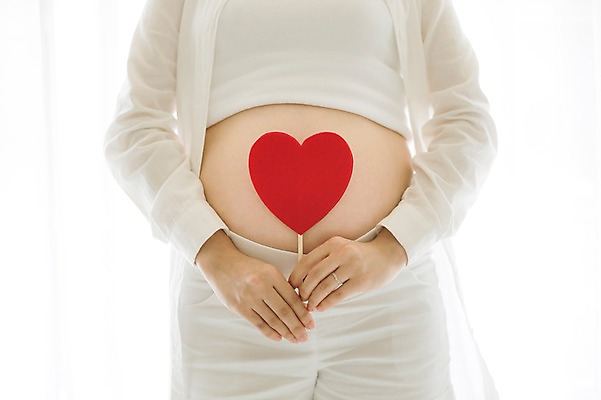 포토 JPG 스튜디오촬영 여자 엄마 실내 사랑 한명 서기 들기 상반신 앞모습 30대 희망 임산부 한국인 하트 보호 준비 설레임 복부 성인여자만 성인여자한명만 장년여자한명만 국내포토 모양 1 감정 뷰포인트 컨셉 가족 모션 사람 동양인 내부 신체부위 장년 임신 여자만 여자한명만 장년여자만 성인만 파일형식